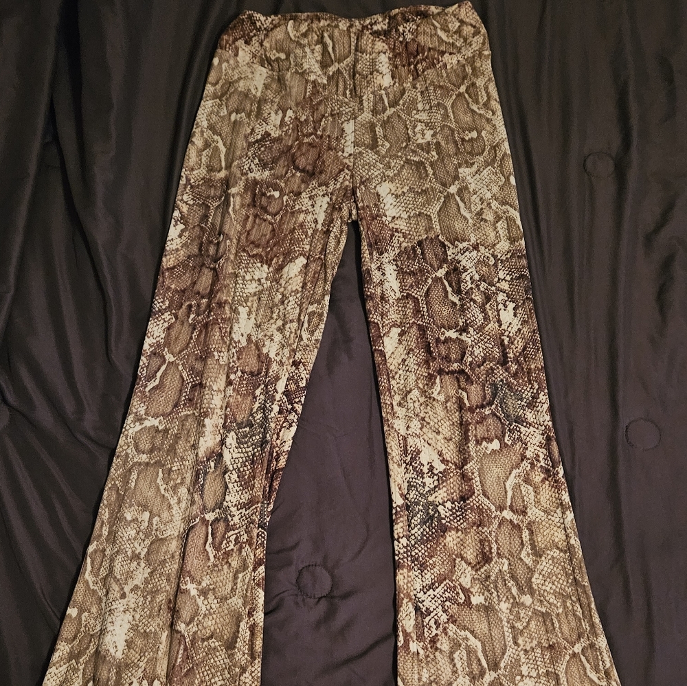 Snake print stretchy fare leg